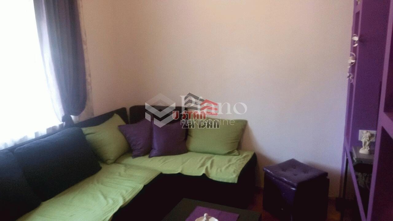 Manji namješten jednosoban stan u centru